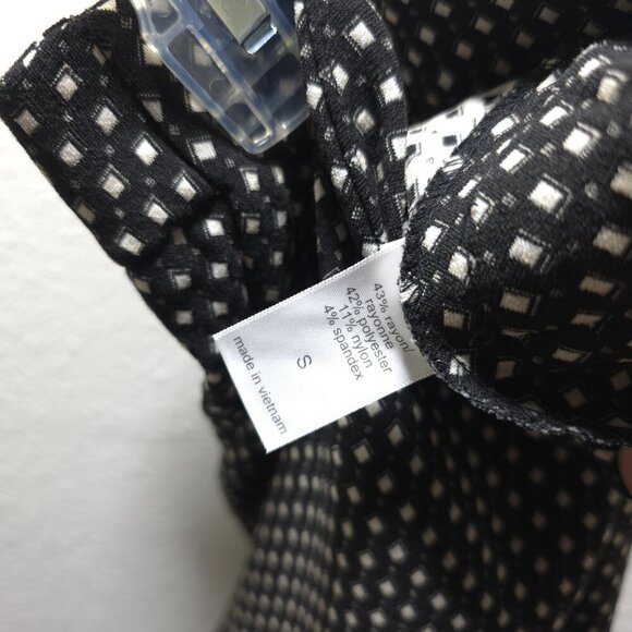 Maurices Diamond Print Pencil Skirt‎ Size S - Picture 5 of 9